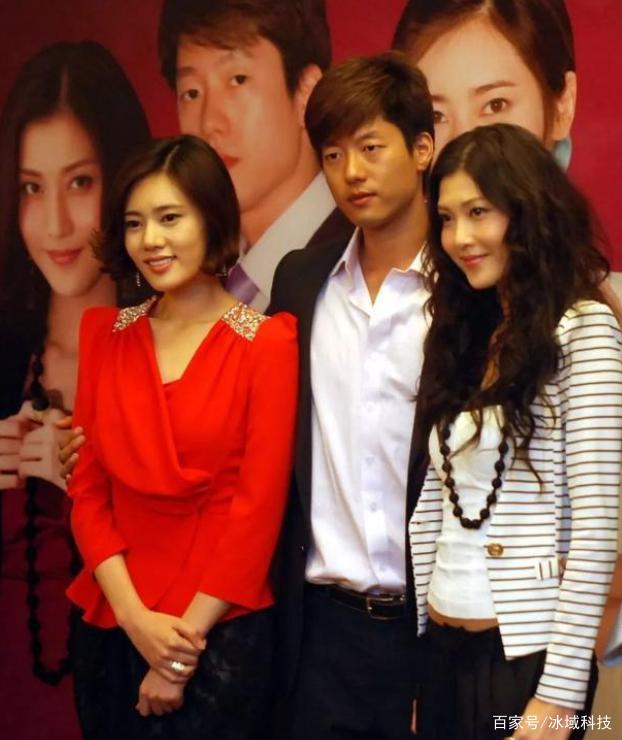 秋瓷炫跪求嫁于晓光,父母不出席婚礼,自言:愿做中国好媳妇,今近况如何... 秋瓷炫跪求嫁于晓光,父母不出席婚礼,自言:愿做中国好媳妇,今近况如何...