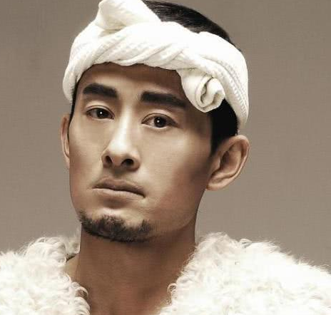 通过《星光大道》一夜成名的草根歌手阿宝,为什么突然就销声匿迹了?_百... 通过《星光大道》一夜成名的草根歌手阿宝,为什么突然就销声匿迹了?_百...